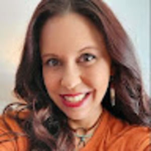 Meet your Posher, Maria elena